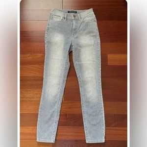 CALVIN KLEIN HIGH RISE SKINNY - DENIM BLUE & WHITE STRIPED JEANS - SIZE 25